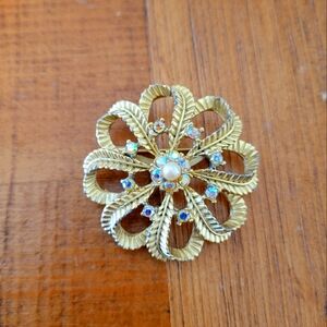 Vintage Gold Tone Iridescent Rhinestone Faux Pearl Flower Leaf Brooch Pin